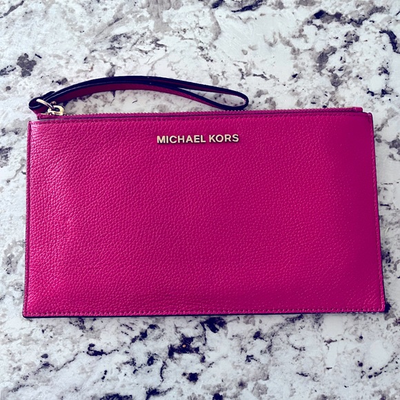 Michael Kors Wrsitlet - Picture 1 of 4